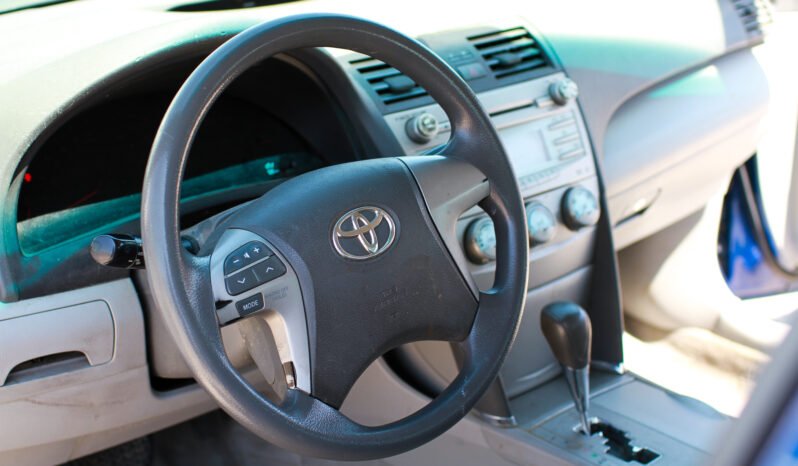 Toyota Camry LE 2009 full