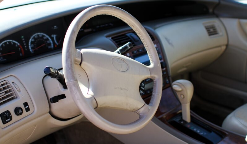 Toyota Avalon XLS 2000 full