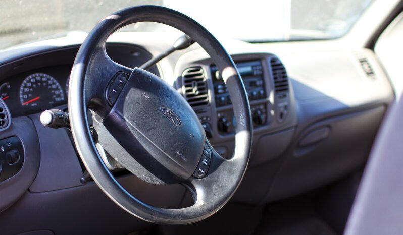 Ford F-150 2000 full