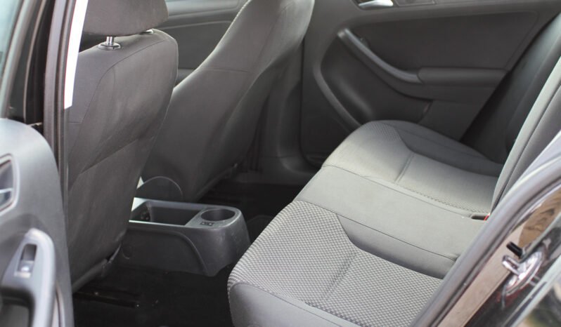 Volkswagen Jetta 2011 full