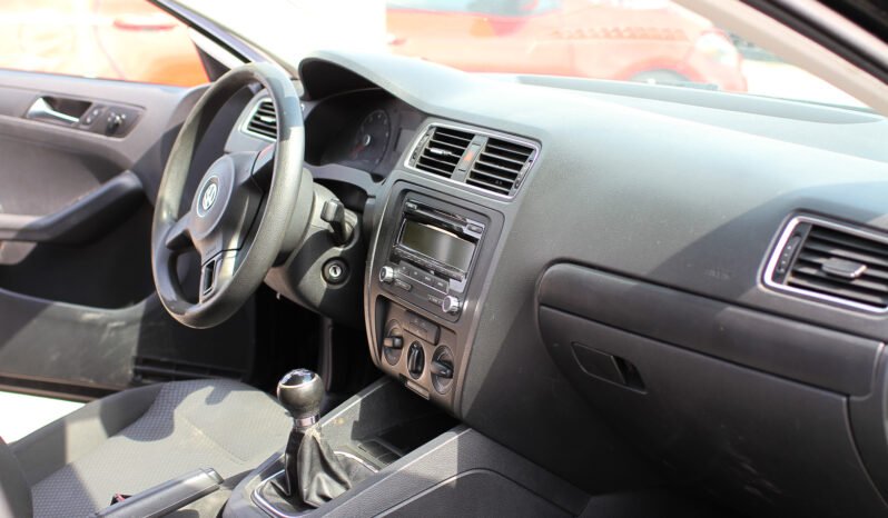 Volkswagen Jetta 2011 full