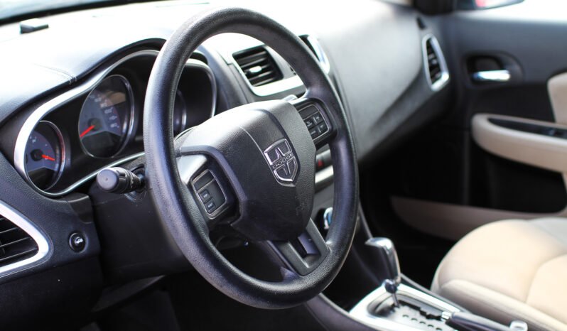 Dodge Avenger SE 2013 full