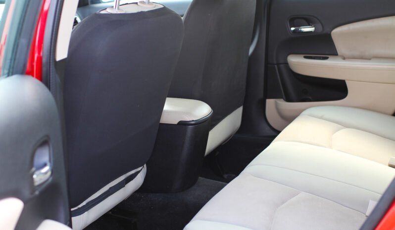 Dodge Avenger SE 2013 full