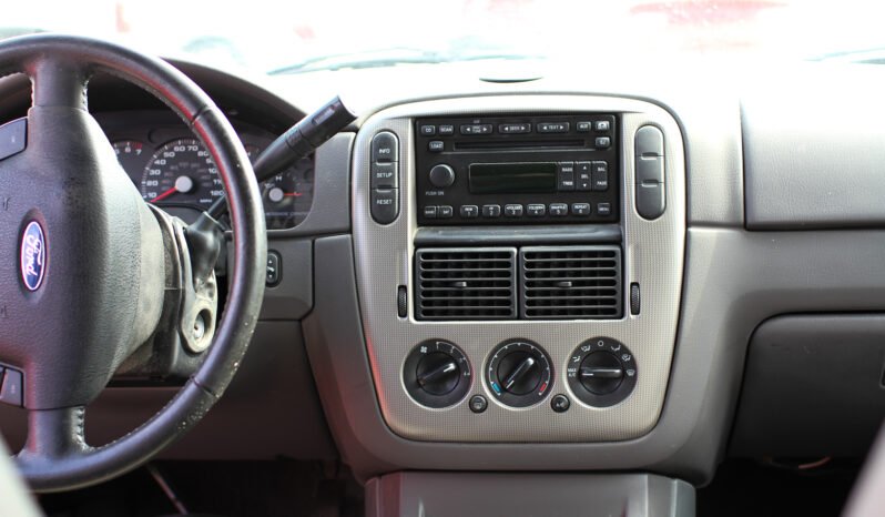 Ford Explorer XLT 2005 full