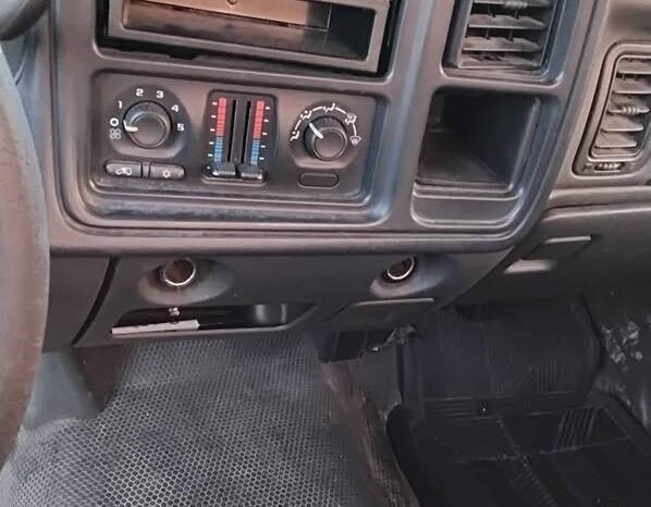 2005 Chevrolet Silverado 1500 LS Regular Cab full